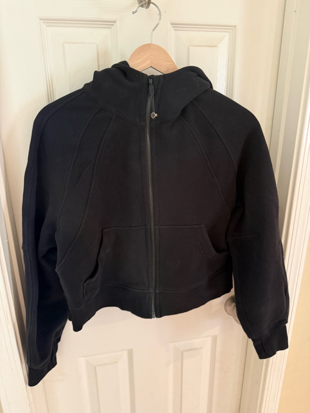 Black Lululemon Scuba Zip-Up Cropped Hoodie